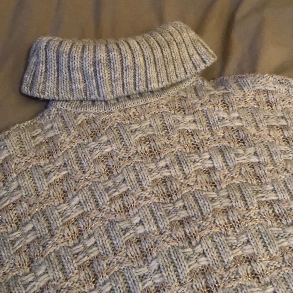 Grey-gold poncho